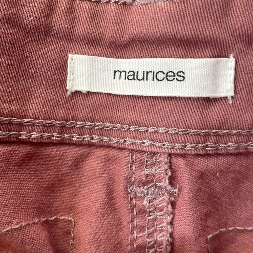 LIKE NEW MAURICES Pink Cut-off Shorts size 2 - Picture 3 of 11